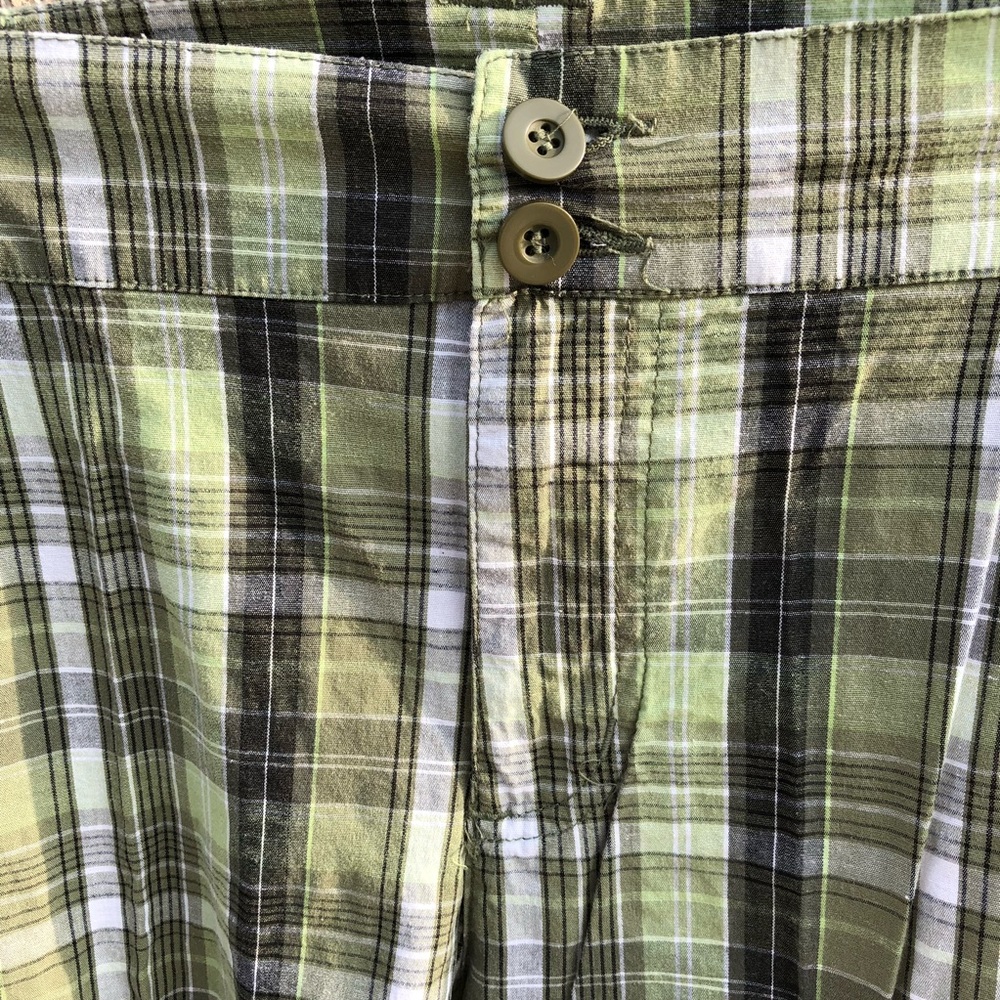 Essentials Capris - Picture 3 of 6